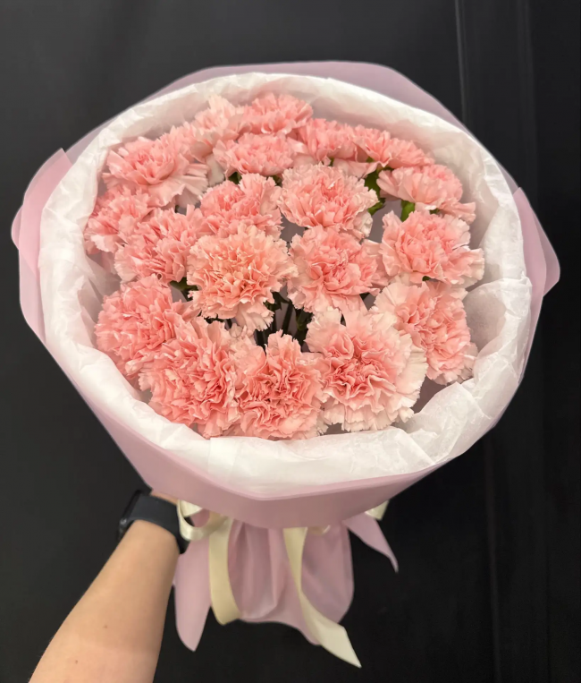 Букет из персиковых гвоздик (диантусов)